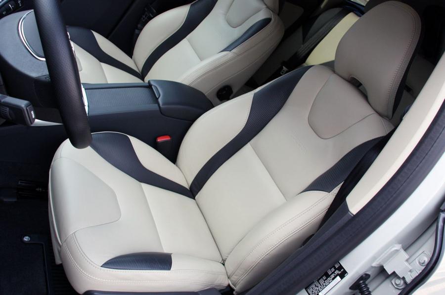  Volvo XC60 R-Design 2012 года  (фото 30 из 90)